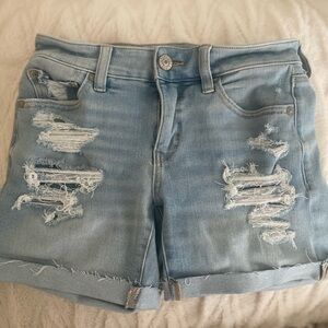 American Eagle | The Dream Short- mid rise| light jean wash color| Size: 2
